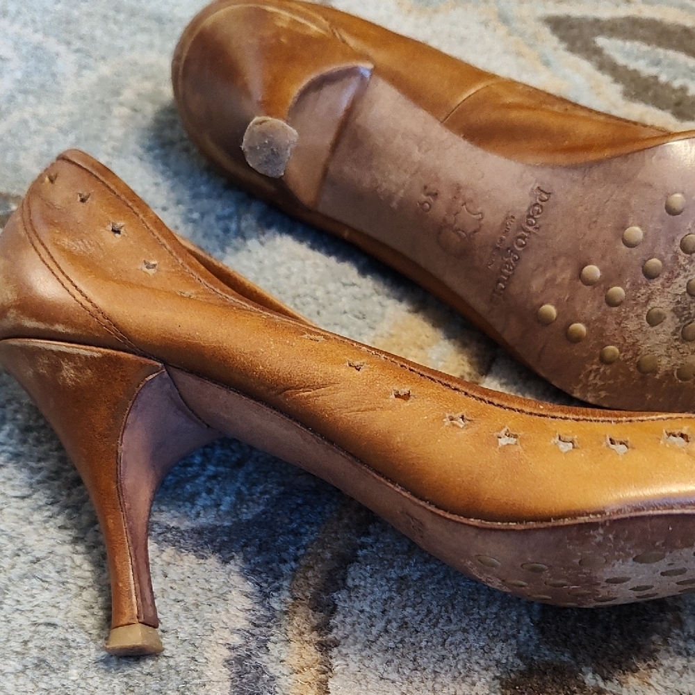 Pedro Garcia Brown Pointed Toe Star-Cut Heels with Decorative Accent - Picture 10 of 10